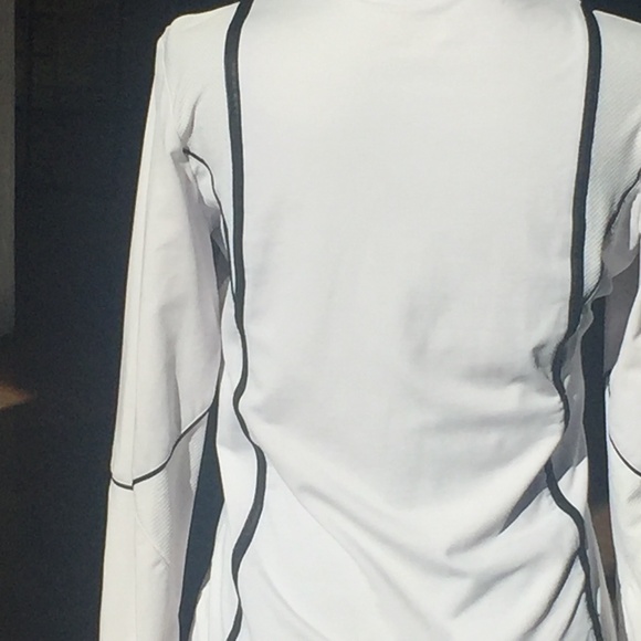 White Tail Tech performance top - Picture 5 of 7